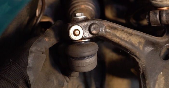 How to remove VW PASSAT 2.8 V6 Syncro/4motion 2000 Track Rod End - online easy-to-follow instructions