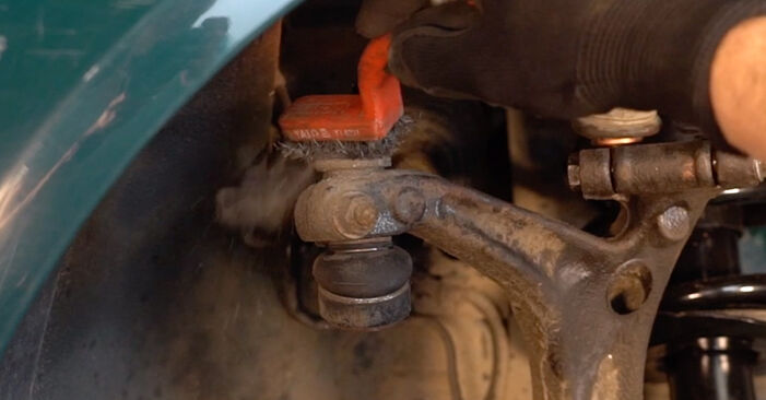 How to remove VW PASSAT 2.8 V6 Syncro/4motion 2000 Track Rod End - online easy-to-follow instructions