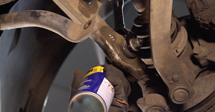 How to remove VW PASSAT 2.8 V6 Syncro/4motion 2000 Control Arm - online easy-to-follow instructions