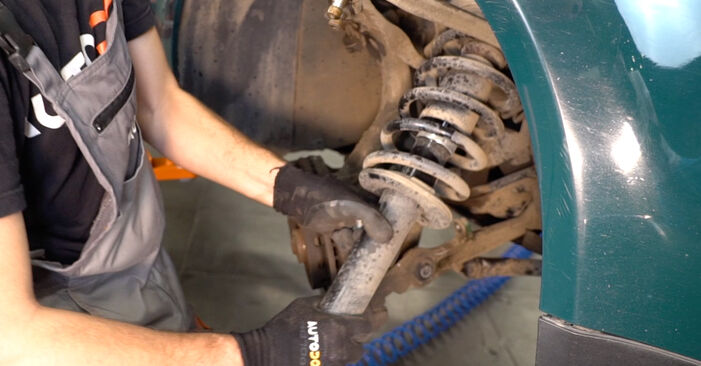 Changing Control Arm on VW PASSAT Variant (3B5) 1.6 2000 by yourself