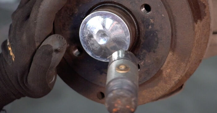 Schimbare Rulment roata Renault Twingo 1 Van 1.2 1995: manualele de atelier gratuite