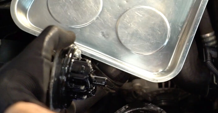Ersetzen Sie Kraftstofffilter am VW SCIROCCO Van (137) 2.0 TFSi 2011 selber