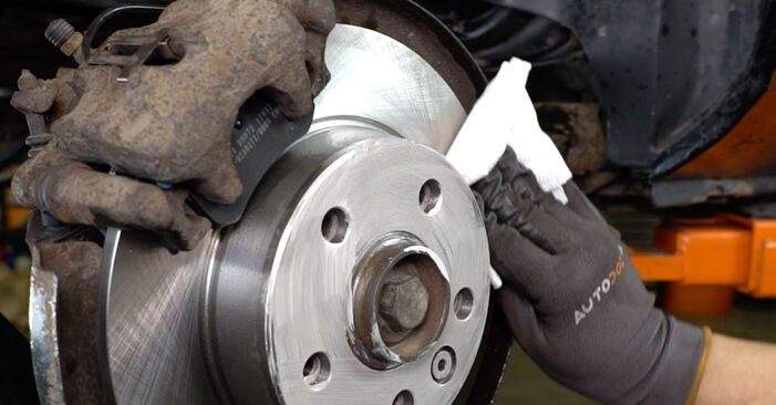 How to change Brake Pads on VW SHARAN (7M8, 7M9, 7M6) 2007 - tips and tricks