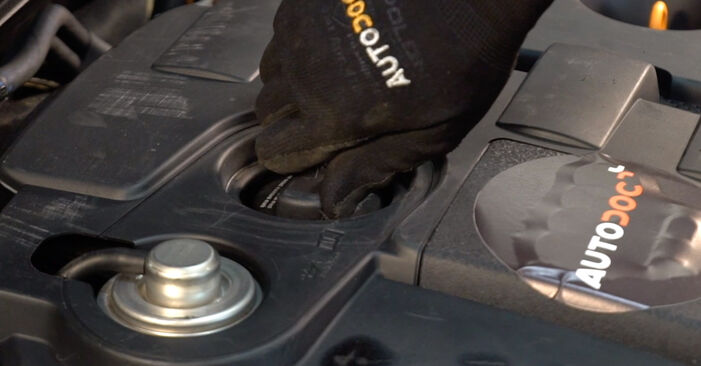 Sostituire Filtro Olio su AUDI A4 B7 Cabrio (8HE) 1.8 T 2008 non è più un problema con il nostro tutorial passo-passo