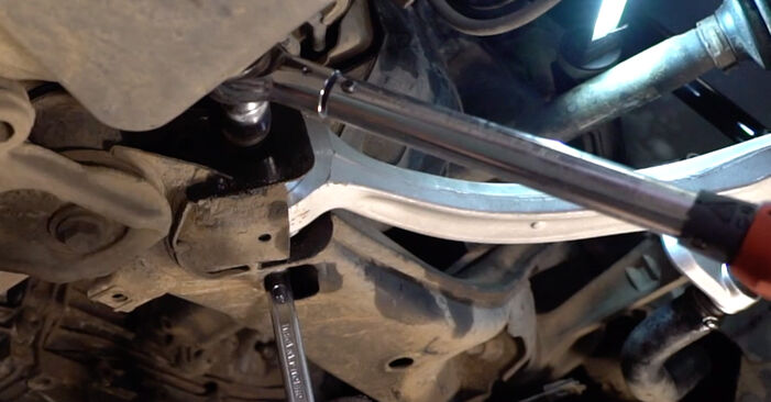 Wie schmierig ist es, selber zu reparieren: Querlenker beim Audi A8 D2 2.8 2000 wechseln – Downloaden Sie sich Bildanleitungen