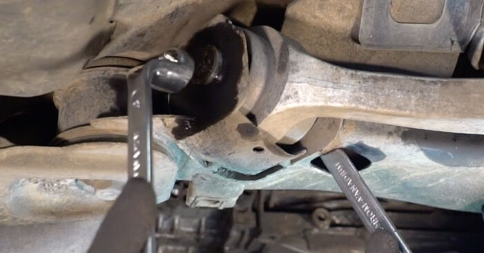 AUDI A4 1.8 T Control Arm replacement: online guides and video tutorials