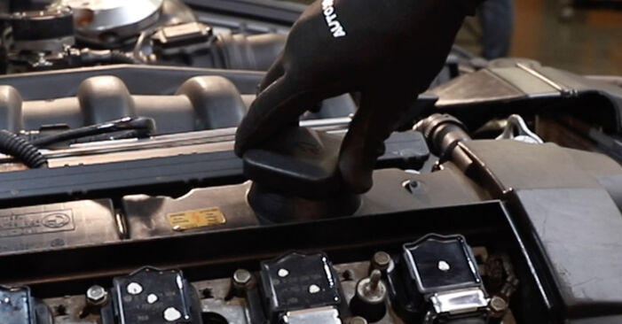 Hvordan man udskifter Tændrør på BMW Z8: hent PDF manualer og video instruktioner
