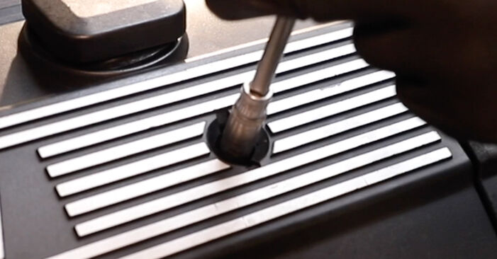 Hvordan skifte BMW 1 SERIES 2010 Tennplugger trinn–for–trinn veiledning