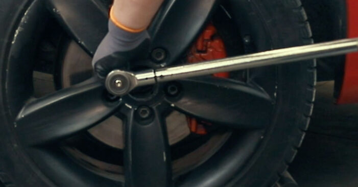 Sustitución de Bieletas de Suspensión en un SEAT Alhambra 7N 2.0 TDI 4Drive 2012: manuales de taller gratuitos