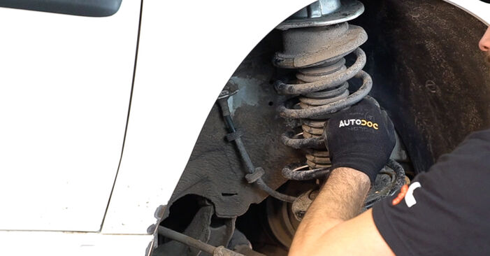Hvordan skifte Støtdemper på FIAT Doblo Stasjonsvogn (119_, 223_) 2013 – tips og triks