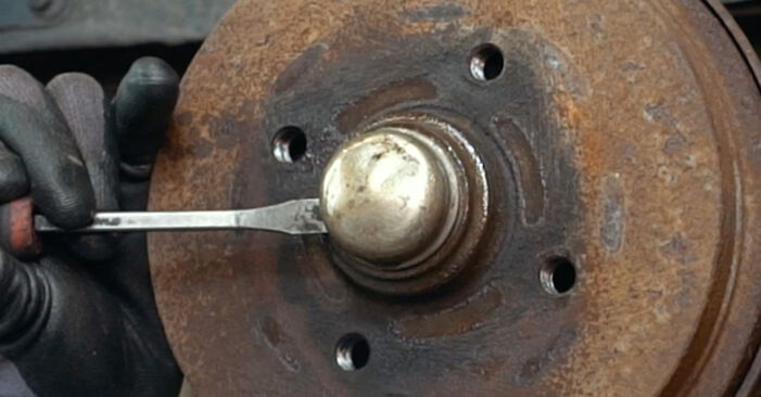 Wie schmierig ist es, selber zu reparieren: Radlager beim VW POLO Box (6NF) 1.6 1994 wechseln – Downloaden Sie sich Bildanleitungen