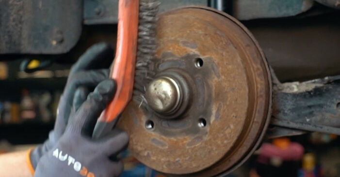 How to replace Wheel Bearing on VW POLO (86) 1980: download PDF manuals and video instructions