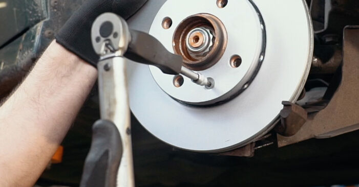 Replacing Brake Discs on VW POLO Box (6NF) 1998 1.6 by yourself