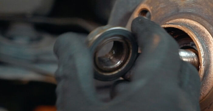 Replacing Wheel Bearing on VW Polo 86c 1991 1.0 Cat by yourself