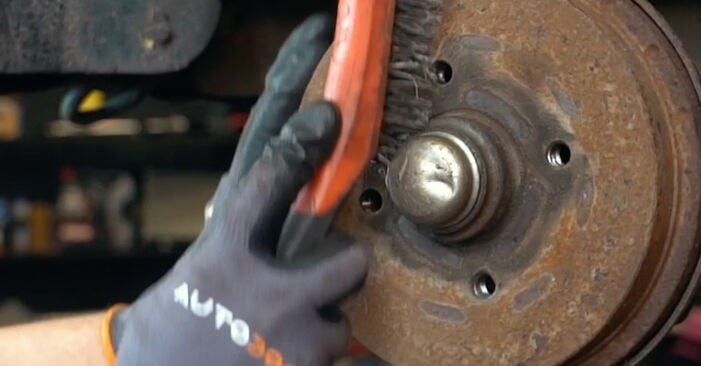 How to replace Brake Shoes on VW SANTANA (32B) 1981: download PDF manuals and video instructions