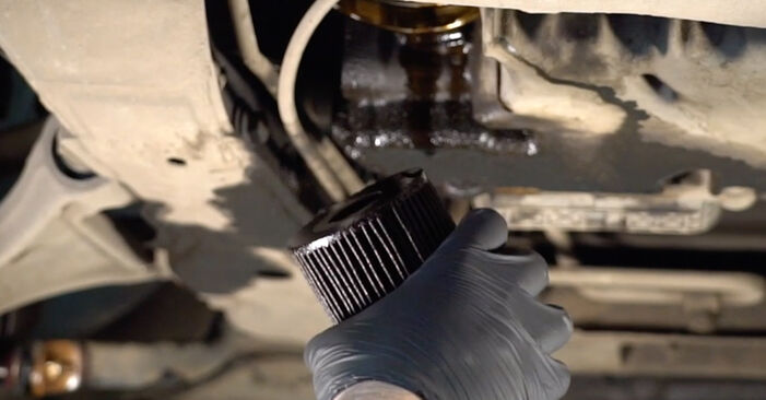 VOLVO C70 T5 Oil Filter replacement: online guides and video tutorials