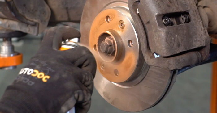 Replacing Brake Discs on Renault Logan Estate 2017 1.4 by yourself