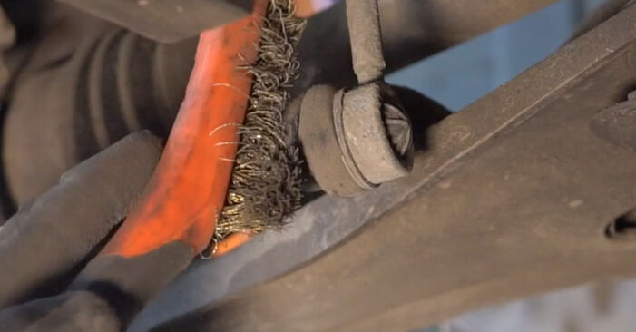 Vanskelighetsgrad: Bytte av Stabilisatorstag på Citroen DS3 Cabrio 1.6 THP 165 2013 – last ned illustrert veiledning