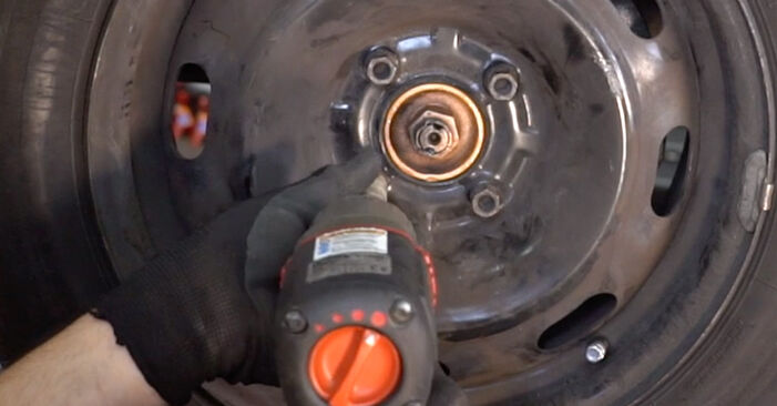 Schrittweise Anleitung zum eigenhändigen Ersatz von Citroen DS3 Cabrio 2014 1.2 THP 110 Bremsscheiben
