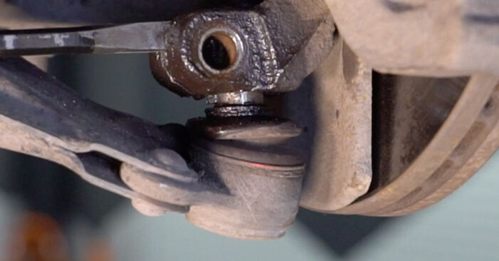 Wie schmierig ist es, selber zu reparieren: Querlenker beim Opel Astra H L70 1.3 CDTI (L70) 2010 wechseln – Downloaden Sie sich Bildanleitungen