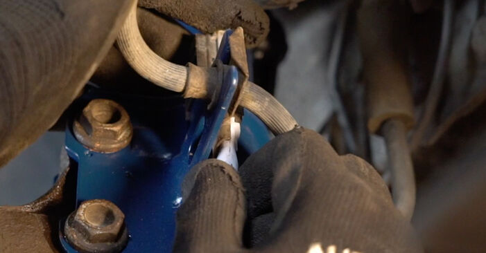 Wie schmierig ist es, selber zu reparieren: Radlager beim Opel Astra H L70 1.3 CDTI (L70) 2010 wechseln – Downloaden Sie sich Bildanleitungen