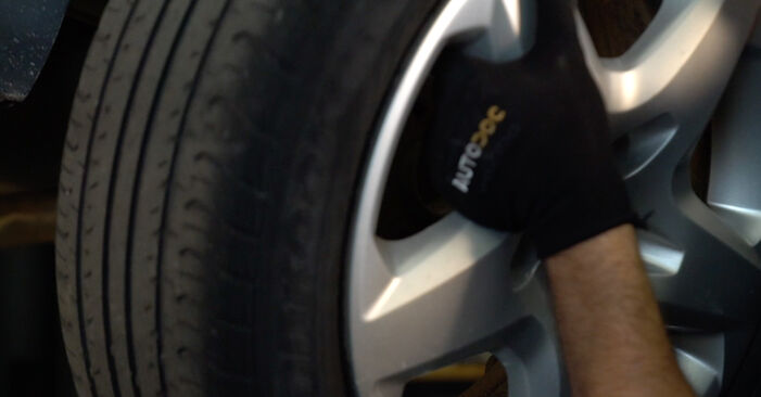 Changing Wheel Bearing on OPEL Meriva B (S10) 1.4 LPG (75) 2013 by yourself