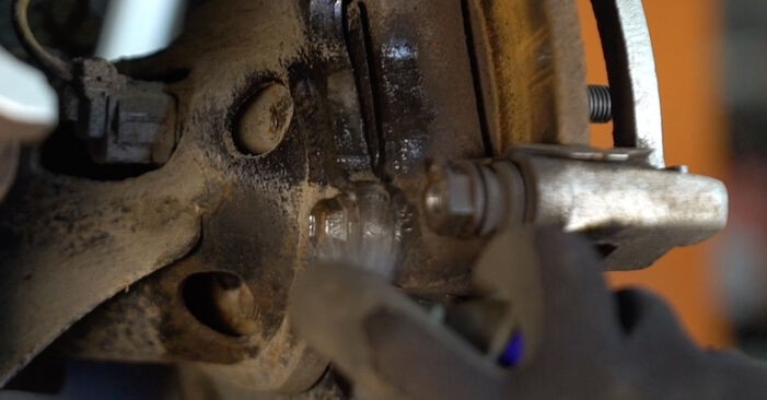 Tidsforbruk: Bytte av Bremseskiver på Toyota Auris e18 2013 – informativ PDF-veiledning