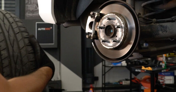 Toyota Auris e18 1.4 D-4D (NDE180_) 2014 Brake Discs replacement: free workshop manuals