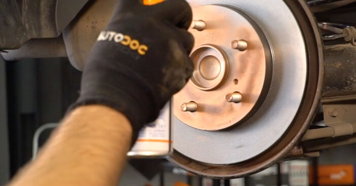 Bremsscheiben beim TOYOTA COROLLA 1.6 VVTi (ZRE171_) 2013 selber erneuern - DIY-Manual
