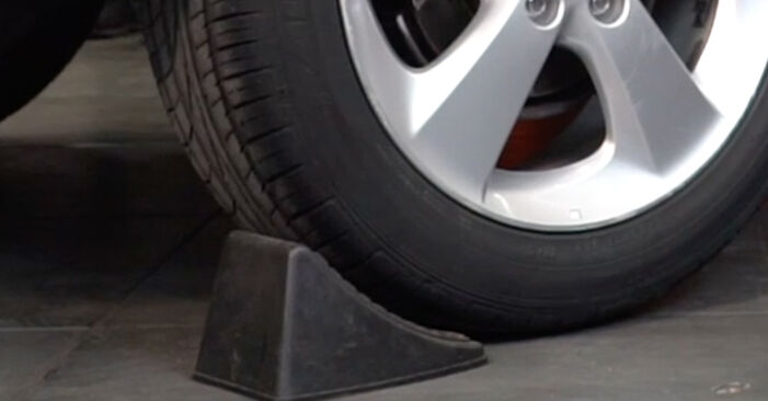 Trinn-for-trinn anbefalinger for hvordan du kan bytte Toyota Auris Stasjonsvogn 2014 1.2 (NRE185_) Støtdemper selv