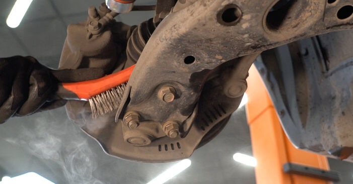 Wie schmierig ist es, selber zu reparieren: Querlenker beim Toyota Auris Kombi 1.3 (NRE180_) 2013 wechseln – Downloaden Sie sich Bildanleitungen
