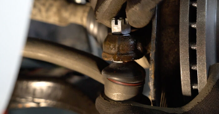 Wie man Spurstangenkopf am Toyota Auris Kombi 2013 ersetzt - Kostenfreie PDF- und Videotipps