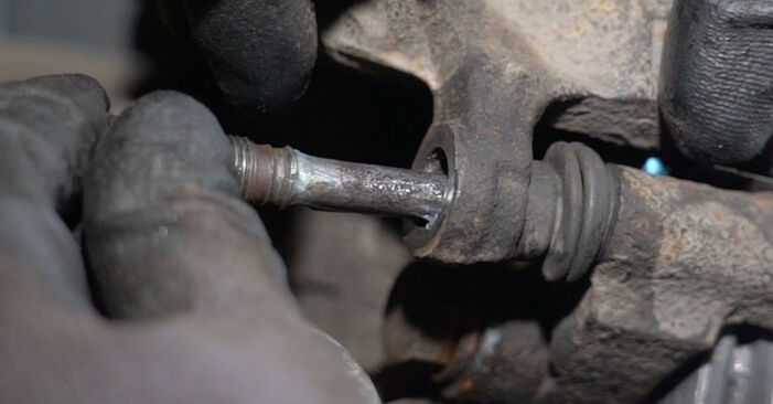 Nissan Tiida C11 1.5 dCi 2006 Bremsbeläge wechseln: Gratis Reparaturanleitungen