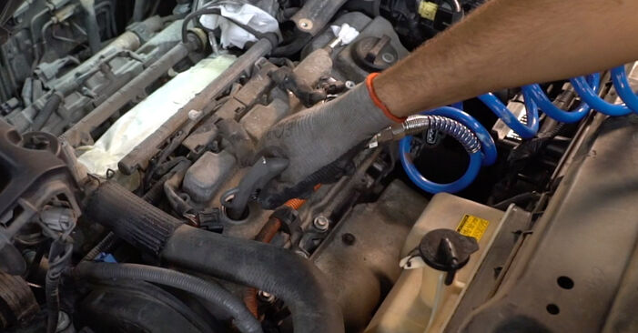 How to remove LEXUS LS 400 (UCF20_) 1998 Spark Plug - online easy-to-follow instructions