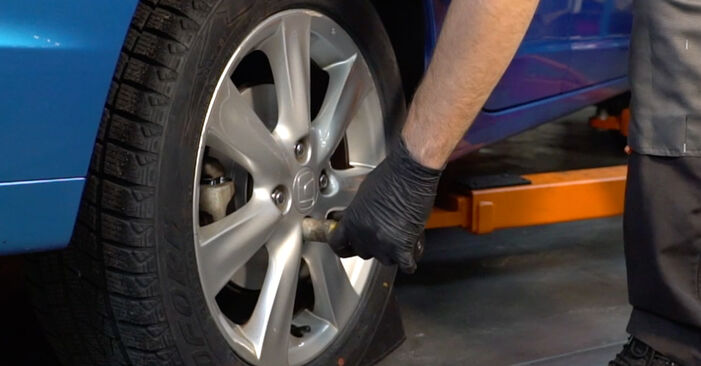 Vanskelighetsgrad: Bytte av Bremseklosser på Honda Jazz 3 1.5 4WD (GE9) 2013 – last ned illustrert veiledning