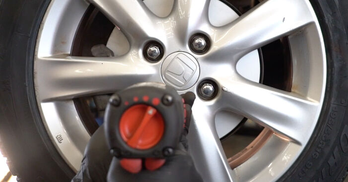 Wie kompliziert ist es, selbst zu reparieren: Radlager am Honda Jazz 3 1.5 4WD (GE9) 2013 ersetzen – Laden Sie sich illustrierte Wegleitungen herunter