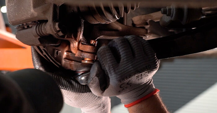 Wie schmierig ist es, selber zu reparieren: Querlenker beim Honda Jazz 3 1.5 4WD (GE9) 2013 wechseln – Downloaden Sie sich Bildanleitungen