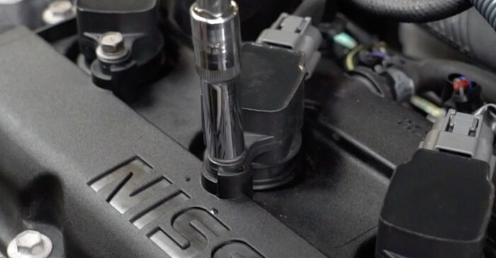 Hvordan skifte Tennplugger på Nissan Almera B10 2006 – gratis PDF- og videoveiledninger