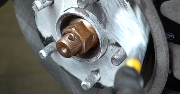 Wie schmierig ist es, selber zu reparieren: Radlager beim Nissan Almera Tino 1.8 2004 wechseln – Downloaden Sie sich Bildanleitungen
