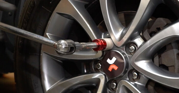 Hogyan Nissan Primera P12 Sedan 2002 Kerékcsapágy cseréje - ingyenes PDF és videó-útmutatók