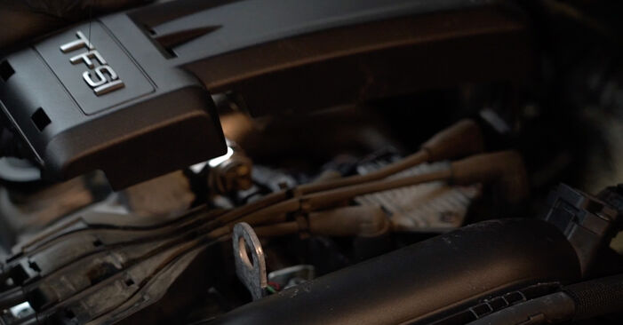 Wie Zündkerzen beim Audi A1 Sportback 8x 2011 gewechselt werden - Unentgeltliche PDF- und Videoanweisungen