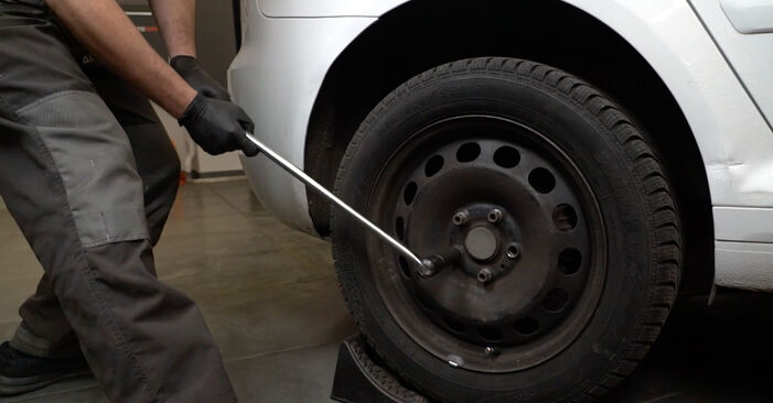 Cum să mentenanța Rulment roata AUDI A3 Hatchback (8V1, 8VK) 2.0 TDI 2013 – manualele pas cu pas și ghidurile video