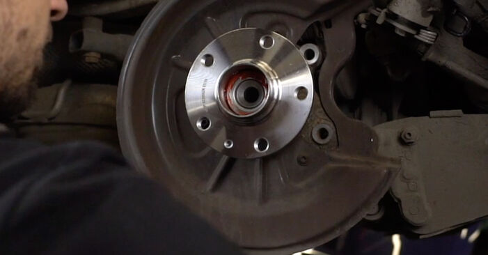 Wie man Radlager beim AUDI A3 Cabrio (8P7) 2013 auswechselt – Downloaden Sie sich PDF-Tutorials und Videoanleitungen herunter