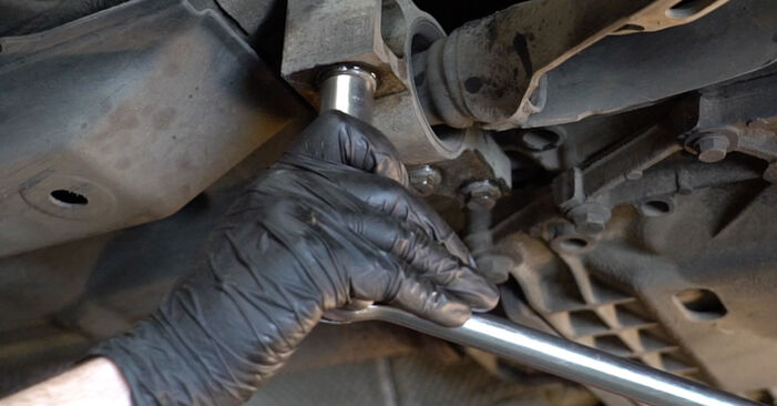 Wie schmierig ist es, selber zu reparieren: Querlenker beim Audi A3 8P1 1.6 TDI 2009 wechseln – Downloaden Sie sich Bildanleitungen