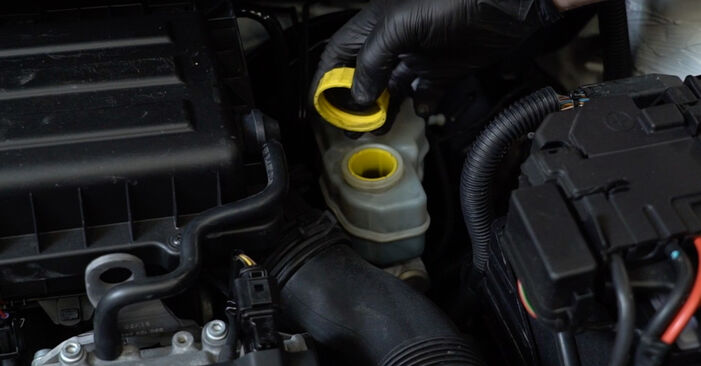 Hvordan skifte Bremseklosser på VW POLO VIVO Hatchback 2010 – gratis PDF- og videoveiledninger