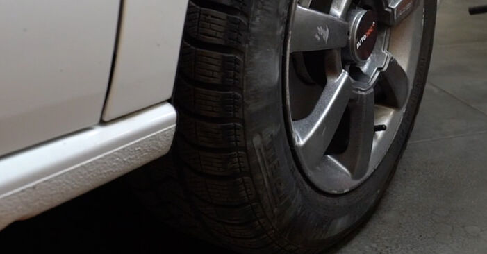 Sostituzione Pastiglie dei freni anteriori e posteriori su VW POLO VIVO Hatchback 1.4 2016 - scarica la guida illustrata