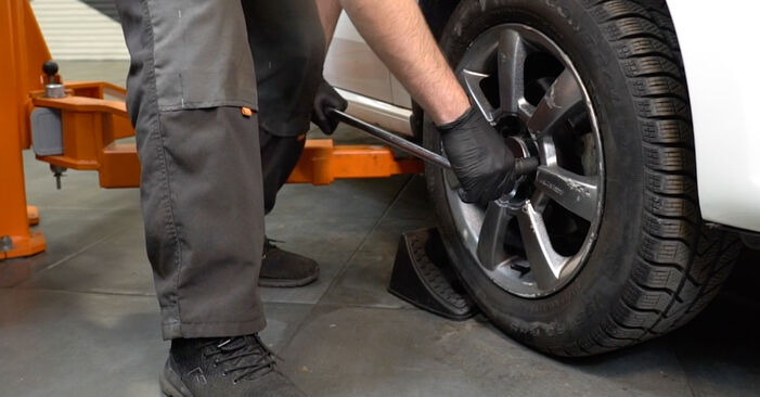 VW POLO VIVO Hatchback 1.6 16V 2012 Bremsbeläge wechseln: Gratis Reparaturanleitungen