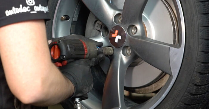 Changing Anti Roll Bar Links on AUDI A5 Coupe (8T3) 2.0 TDI 2010 by yourself