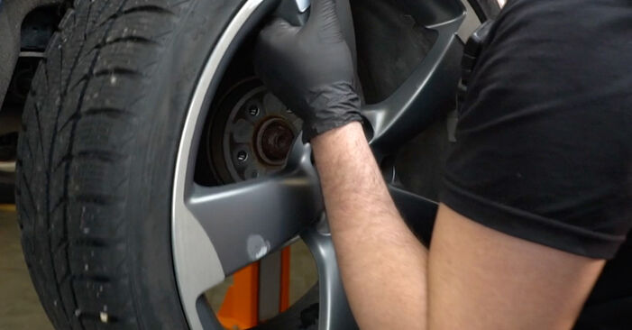 Schimbați Bara torsiune la AUDI A7 Sportback (4GA, 4GF) S7 quattro 2013 de unul singur