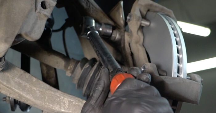 Wie schmierig ist es, selber zu reparieren: Bremsscheiben beim Audi A5 F53 S5 3.0 quattro 2022 wechseln – Downloaden Sie sich Bildanleitungen